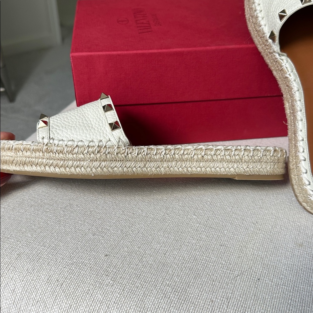 Authentic Valentino Garavani Rockstud Espadrille Slides - Picture 4 of 12